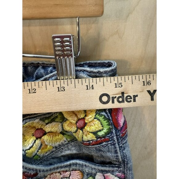 ANTIK Denim Embroidered Bright Floral Distressed Bootcut Size 28 X 32 USA - Picture 8 of 16